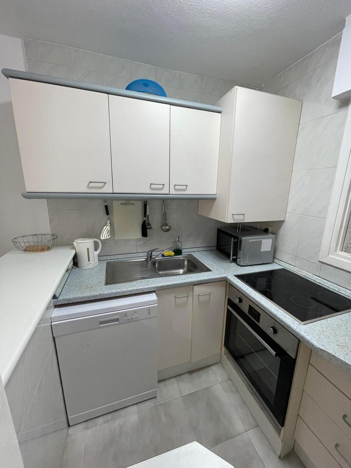 Villa Mare - 2 Beds With Balcony, Patio And Pool And Direct Park Access Мурсия Екстериор снимка
